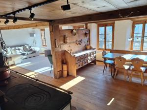 Rauft-Perfekter Rückzugsort für besondere Feierlichkeiten 2500 m2 Grundstück mitten in der Natur