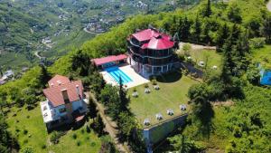 Trabzon manzaralı havuzlu villa