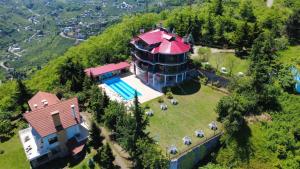 Trabzon manzaralı havuzlu villa