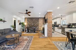The Glow-Up House - Pool Spa Glam Room