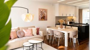 Celna Riverside Prestige 2BR Free Parking