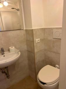 Da Silvia & Silvio, cozy appartment in the heart of medieval town near Firenze