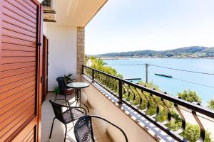 LOVELY Apartments with free Boat Perth & Swimmimg Pool