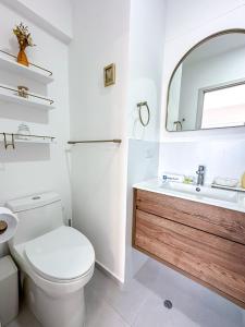Elegant 2BR near to Real Plaza Salaverry - 1103