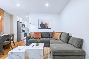 Casa Hotels Gerrard Modern Downtown Suite