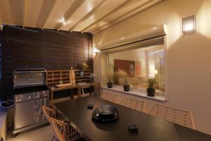 AIORA Urban Oasis - Sky Terrace, Jacuzzi & BBQ