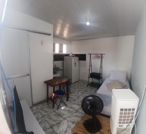 Quarto privativo com banheiro e cozinha, para até 2 pessoas