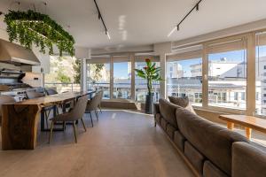 Arden Jacuzzi Penthouse by PS