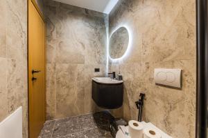 Arden Jacuzzi Penthouse by PS