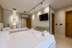 Arden Jacuzzi Penthouse by PS