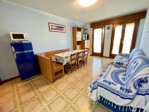Spacious beachside flat with terrace