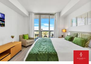 Elevated Bay Views 2BR Beachwalk Resort