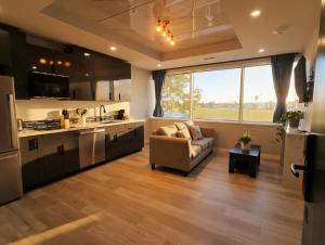 Peaceful One Bedroom Apartment with Gym and Parking