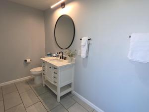 Peaceful One Bedroom Apartment with Gym and Parking