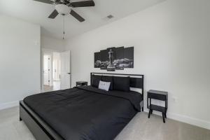 Stylish Condo | 3 Bedroom + Pool Table ST