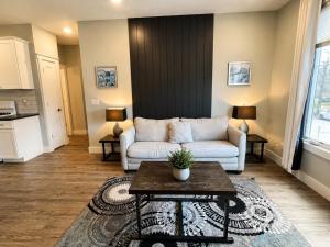 The Haven 10 Rooftop Patio 2BR Downtown