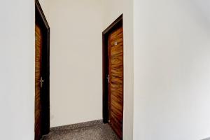 Hotel O Super Silverkey Galleria Market