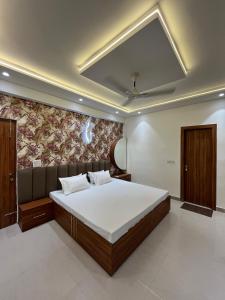 Zivora By Vaayu Sanctum 3BHK 10 min from The Taj Mahal