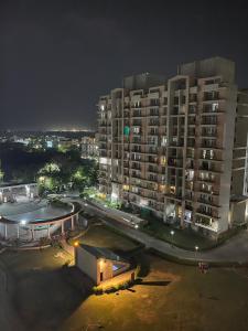 Zivora By Vaayu Sanctum 3BHK 10 min from The Taj Mahal