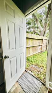 Flawless one bedroom apartment!