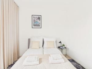Metro Szwedzka Apartment AC & Parking by Solarento