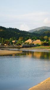 Muara Surf House - Yoyos beachfront