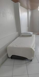 Kitnet 1 F. Anhanguera.