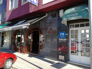 Pensión Los Trillizos - 3hvězdičkové hotely ve městě Boiro