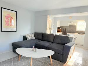 Happy Xeno - Quiet apartment close to sea near Athens
