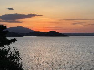 Apartment Irida - Quiet apartment with sea view near Athens
