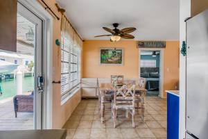 Waterfront Home Private Dock, Outdoor Shower & Home Office - Dog-Friendly
