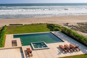 Casa La Terca, 9BR Beachfront Estate with Private Pool, Ocean View & Beach Access