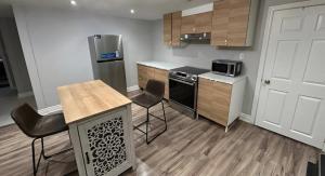 Cozy 2 Bedroom Suite - near Bayview & Steeles & Finch Station