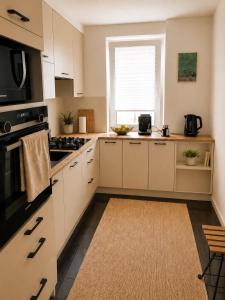 Flat - walking distance to the National Stadium