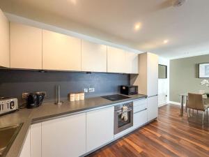 Stylish 3BR Ensuite Flat in Central Manchester
