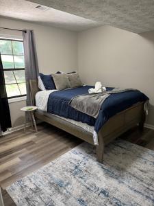 Cozy & Spacious Jonesboro Getaway