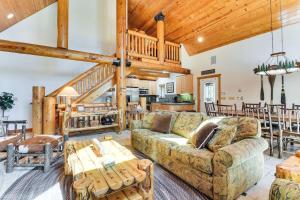 Blue Lake Springs Log Cabin dog friendly