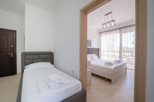 Parid Apartments