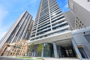 3006 New Luxury High Floor Near Metro & Bright