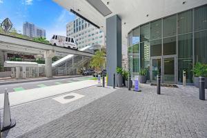 3006 New Luxury High Floor Near Metro & Bright