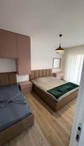 Apartment with pool in Shengjin