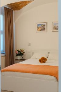Belvedere 237A Lakeview Luxury Apartment