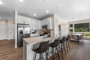 Brightwood #306 Building 1 : 2