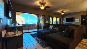 Cozy Fourth-Level Resort Condo Princesa D-409