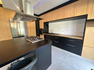 Grande maison avec jacuzzi - 25 personnes - WIFI