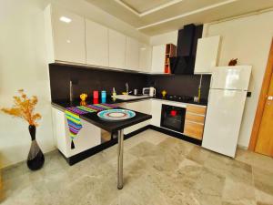 LArty Cosy Appartement Design Lumineux avec Balcon