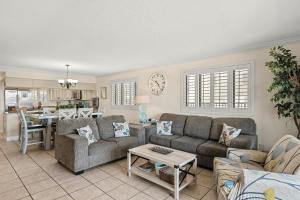 Miramar Beach Retreat - Beachfront & Poolside