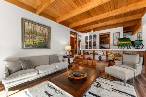 Tennis Townhome #1327 : 2 225
