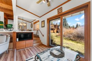 Tennis Townhome #1327 : 2 225