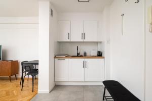 Wola Anielewicza Boutique Studio by BookingHost